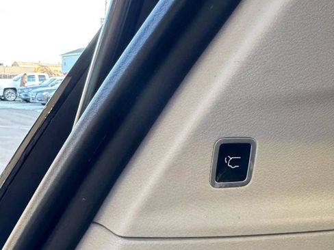 Used 2018 Chrysler Pacifica Touring Plus image 24