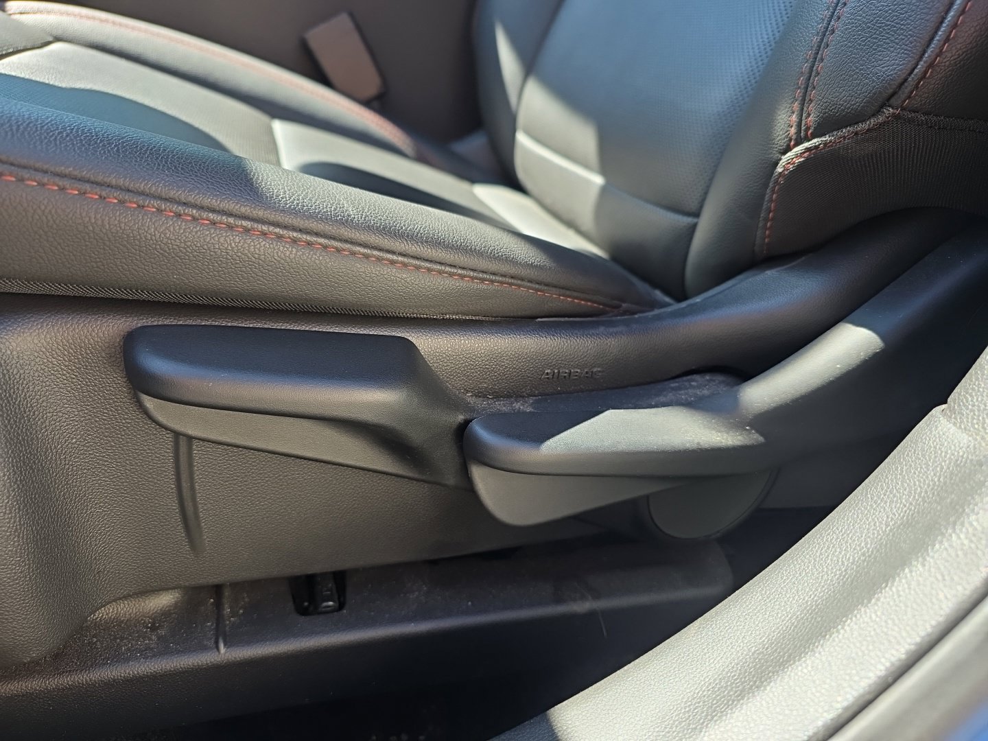 Used 2024 Chevrolet Trax RS w/ Sunroof Package FWD image 8