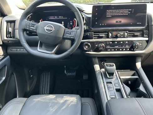 New 2026 Nissan Pathfinder SL FWD image 24