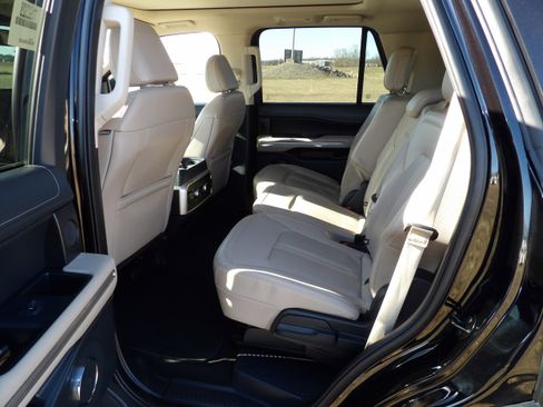 Used 2024 Ford Expedition Limited AWD/4WD image 10