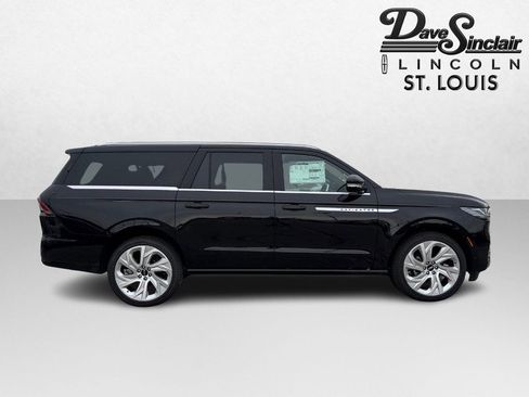 New 2025 Lincoln Navigator L Reserve image 4