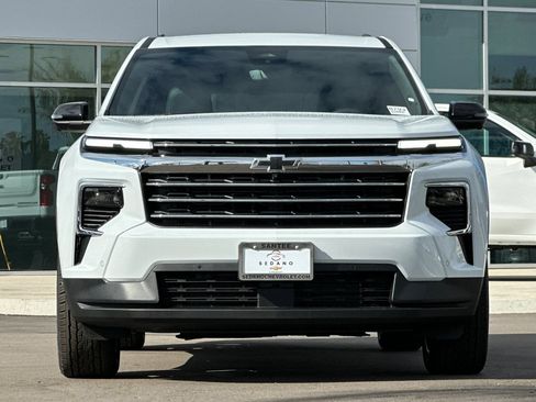 New 2026 Chevrolet Traverse LT w/ Enhanced Driving Package FWD image 9