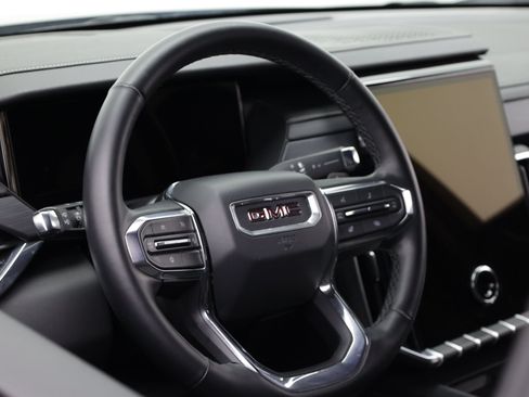 Used 2025 GMC Acadia Elevation FWD image 13