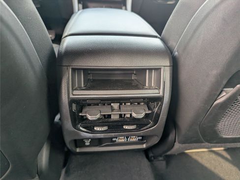 Used 2023 Jeep Grand Cherokee Altitude AWD/4WD image 19