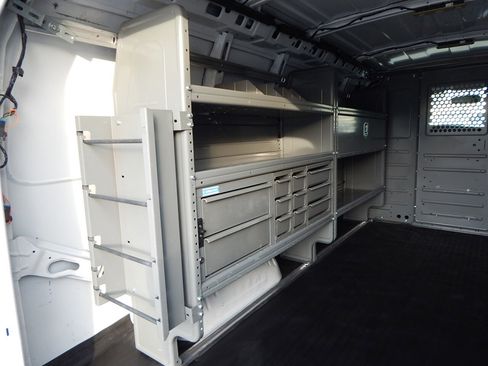 Used 2022 GMC Savana 3500 w/ Driver Convenience Package image 15