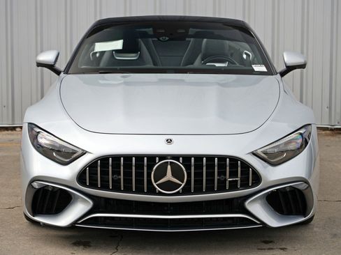 Used 2022 Mercedes-Benz SL 55 AMG 4MATIC w/ Driver Assistance Package image 52