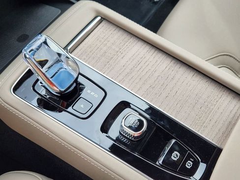 New 2026 Volvo XC90 B6 Plus w/ Protection Package Premier image 17