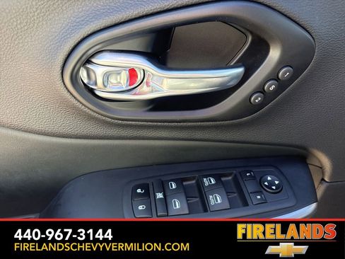 Used 2022 Jeep Cherokee Limited w/ Mopar Interior Package image 14