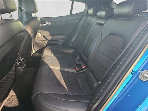 Used 2019 Kia Stinger GT2 image 10