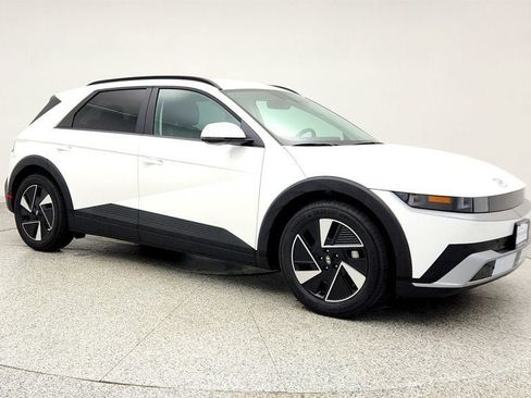 Used 2025 Hyundai Ioniq 5 SEL RWD image 3