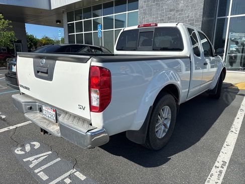 Used 2017 Nissan Frontier SV RWD image 5