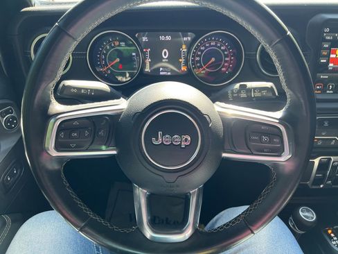 Used 2018 Jeep Wrangler Unlimited Sahara image 10