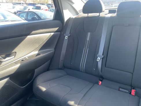 Used 2025 Hyundai Elantra SEL image 39