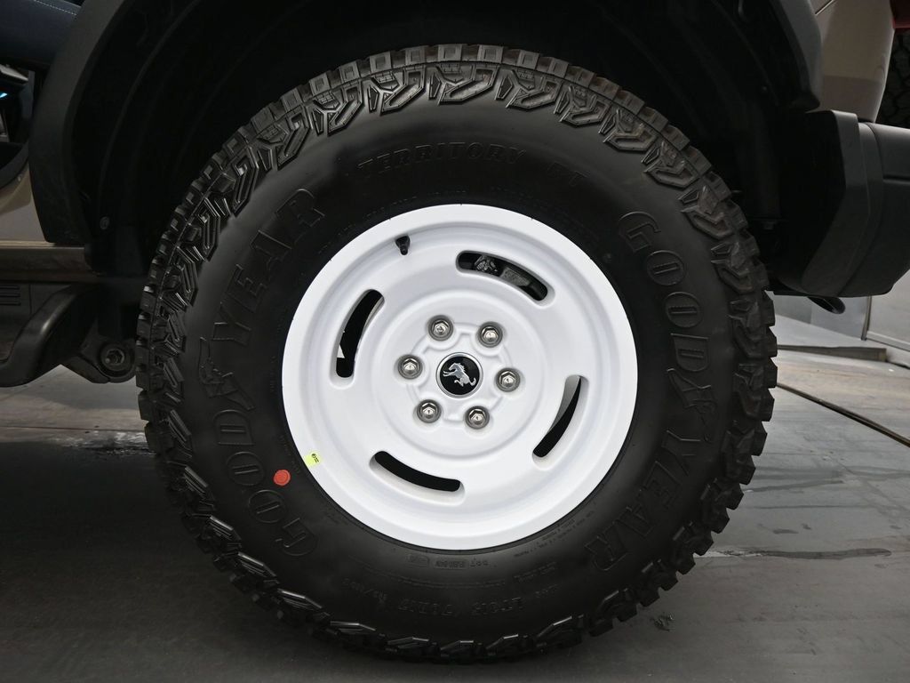 Certified 2026 Ford Bronco Heritage Edition AWD/4WD image 21