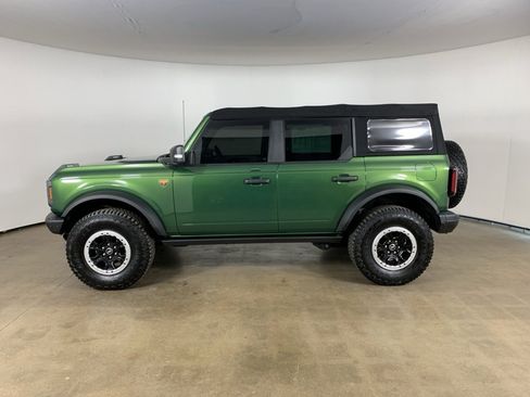 Used 2022 Ford Bronco Badlands image 16