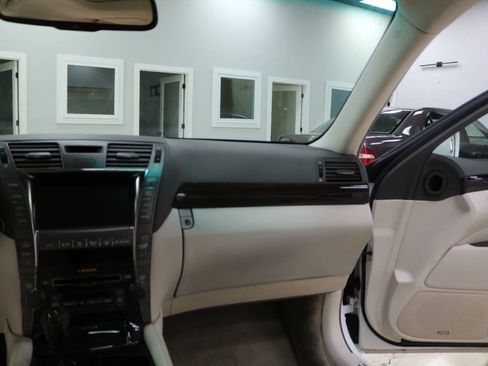 Used 2008 Lexus LS 460 L w/ Preferred Accessory Pkg RWD image 92