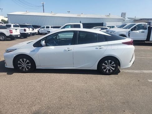 Used 2021 Toyota Prius Prime Limited w/ Carpet Mat Package (TMS) FWD image 9