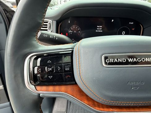 Used 2022 Jeep Grand Wagoneer Series II image 30