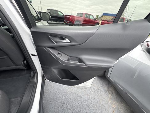 Used 2025 Chevrolet Equinox LT w/ Safety and Technology Package FWD image 13