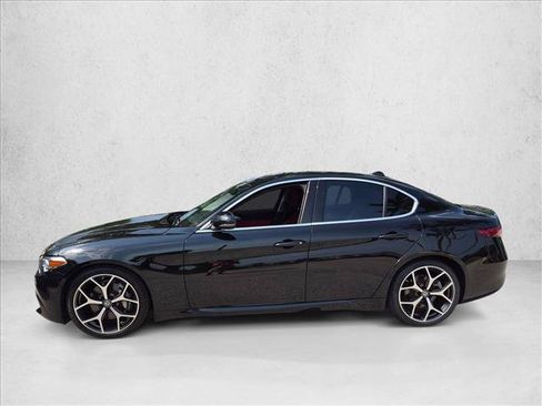 Used 2019 Alfa Romeo Giulia RWD image 9