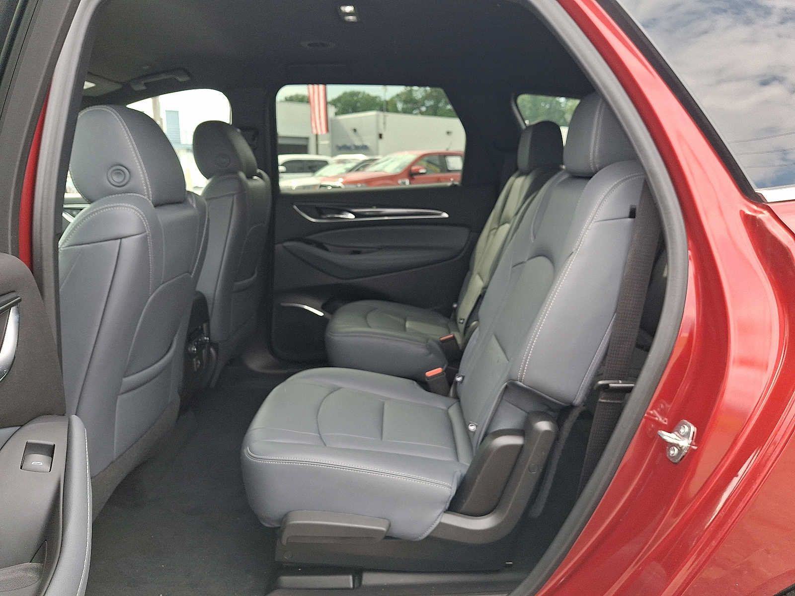 Used 2023 Buick Enclave Essence FWD image 10