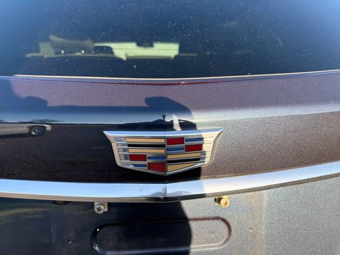 Used 2019 Cadillac XT5 FWD image 17