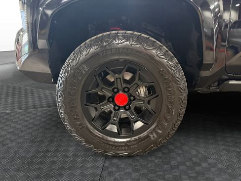 Used 2025 Toyota Tacoma TRD Pro AWD/4WD image 15