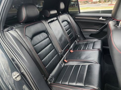 Used 2016 Volkswagen GTI SE image 17