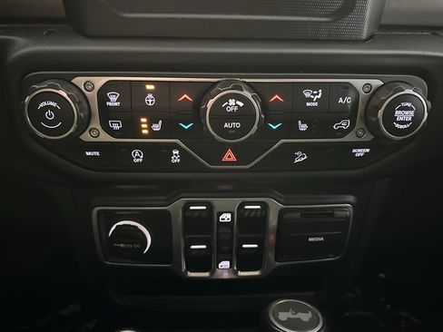 Used 2019 Jeep Wrangler Unlimited Sport S AWD/4WD image 17