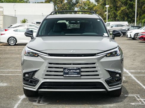 Used 2025 Lexus TX 500h AWD w/ Technology Package image 2