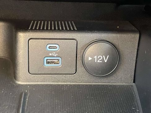 Certified 2022 Ford Escape SE w/ SE Sport Appearance Package FWD image 29