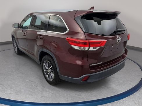 Used 2019 Toyota Highlander XLE FWD image 7