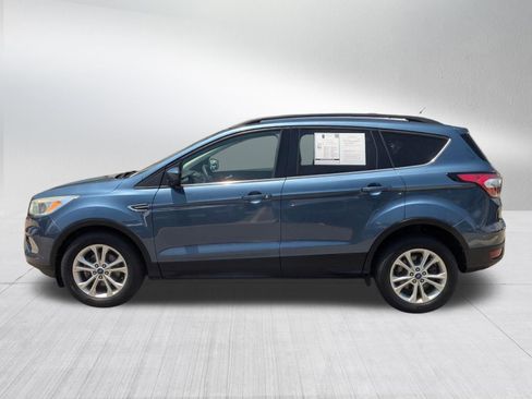 Used 2018 Ford Escape SE FWD image 2