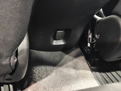Used 2023 Chevrolet Malibu LS FWD image 23