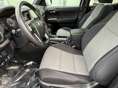 Used 2023 Toyota Tacoma TRD Sport AWD/4WD image 14