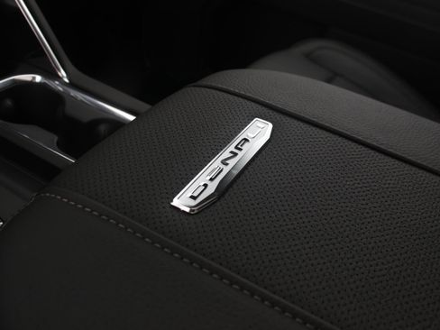 New 2026 GMC Sierra 2500 Denali w/ Denali Reserve Package image 15