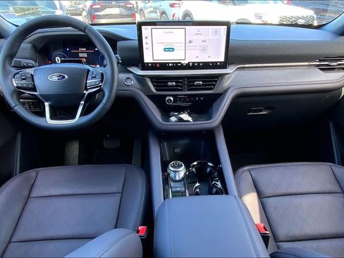 New 2026 Ford Explorer Platinum image 5