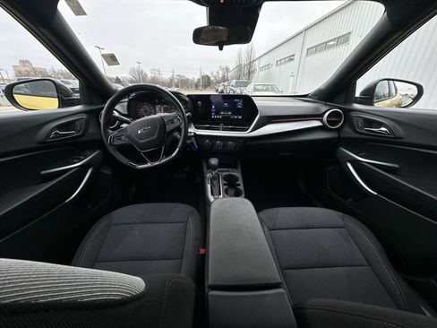 Used 2024 Chevrolet Trax RS w/ Driver Confidence Package image 18