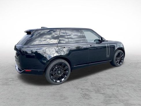 Certified 2025 Land Rover Range Rover SE image 7