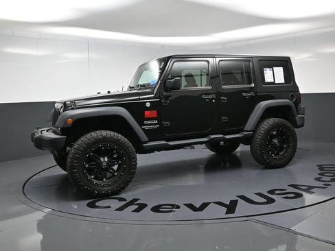 Used 2017 Jeep Wrangler Unlimited Sport w/ Quick Order Package 24S AWD/4WD image 6