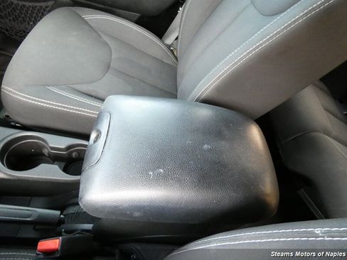 Used 2017 Jeep Wrangler Unlimited Sahara w/ Connectivity Group image 31