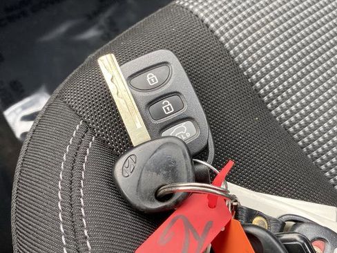 Used 2016 Hyundai Elantra GT image 22