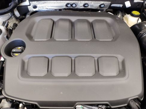 New 2026 Volkswagen Tiguan SE R-Line image 8