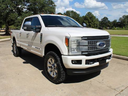 Used 2018 Ford F250 Platinum w/ Platinum Ultimate Package AWD/4WD image 4