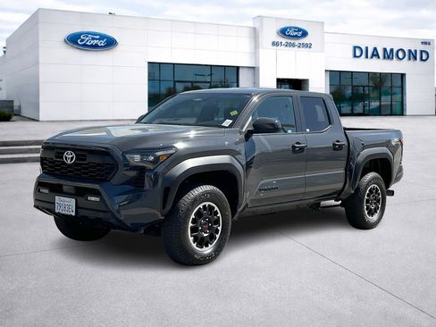 Used 2025 Toyota Tacoma TRD Off-Road AWD/4WD image 1