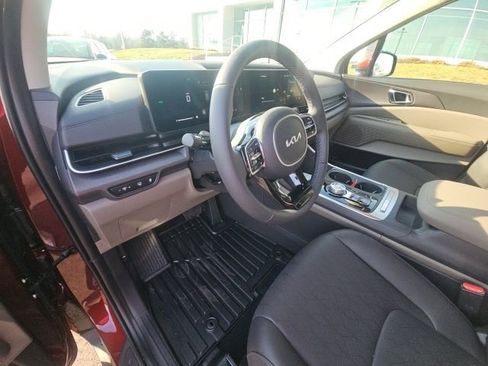 New 2026 Kia Carnival EX FWD image 10