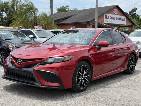 Used 2021 Toyota Camry SE FWD image 2