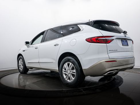 Used 2020 Buick Enclave Essence image 5