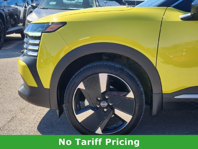 Used 2025 Nissan Kicks SR FWD image 7