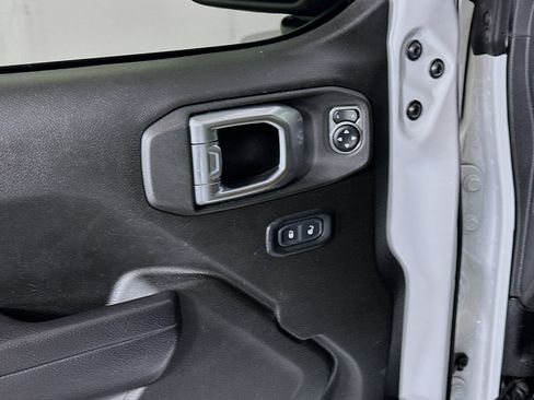 Used 2023 Jeep Wrangler Unlimited w/ 8.4" Radio Group AWD/4WD image 15